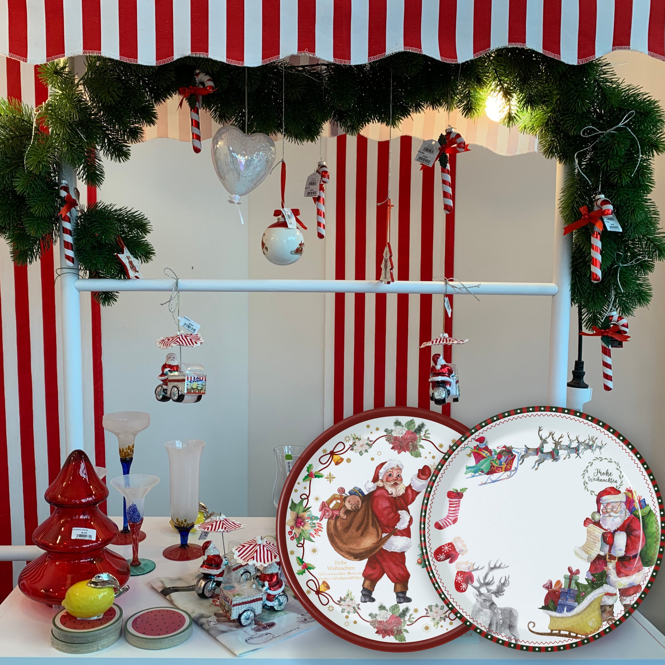4er Set Weihnachtsteller mit Weihnachtsmann Motiv Keramik ca. 20,5cm Weiß/Rot/Grün