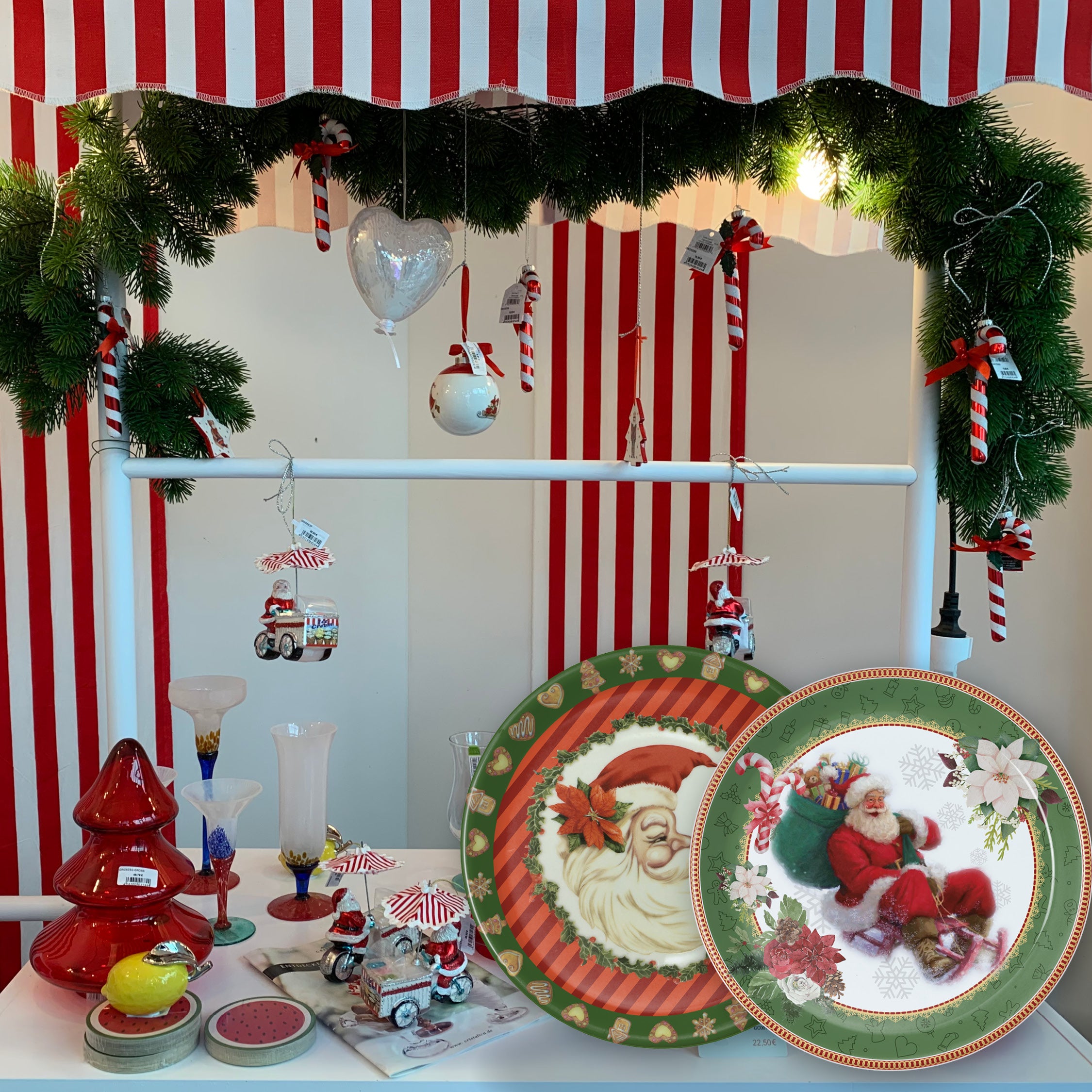 4er Set Weihnachtsteller mit Weihnachtsmann Motiv Keramik ca. 20,5cm Weiß/Rot/Grün