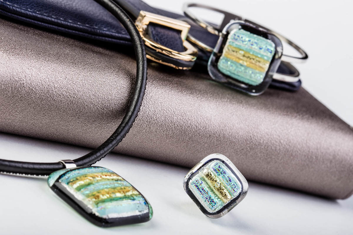 Halskette eckig mit Glasanhänger Green Fusing (Lederband)