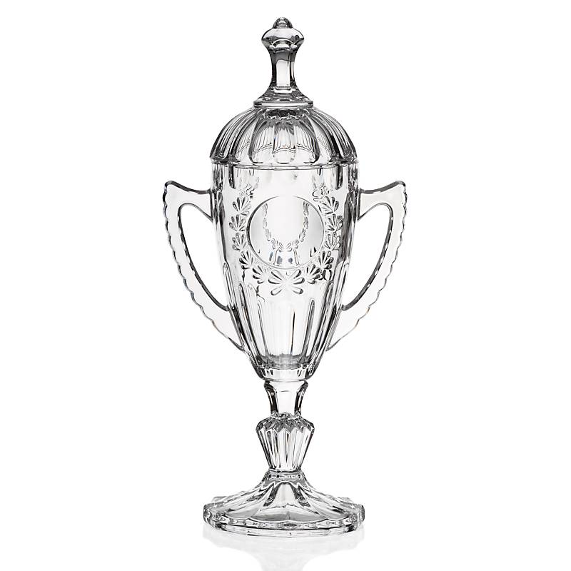 Pokal mit Deckel
